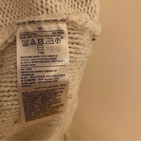 Old Navy Medium Speckled Oatmeal Colored Sweater - Picture 4 of 8